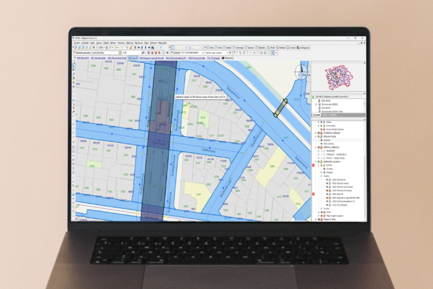 Notebook, kde je na displeji zobrazena aplikace DiTiM.